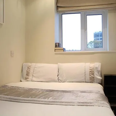 Comfortable Flat Close To The City Centre *